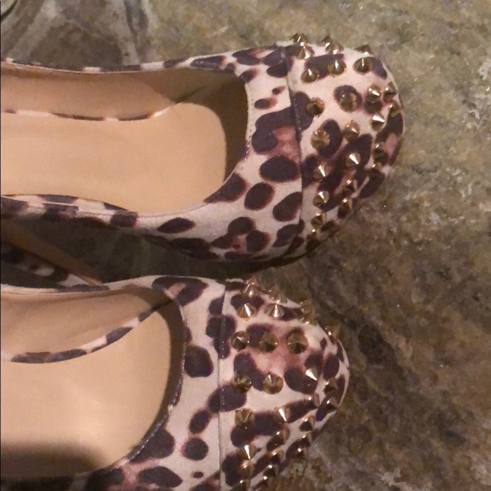 Shoes - Picture 4 of 4